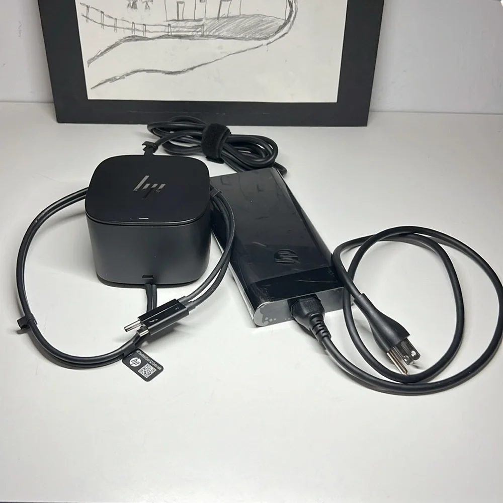 HP G2 Thunderbolt Dock with 230W Power Adapter